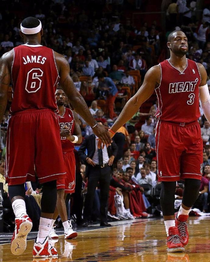 马卡：拉波尔塔愿尝试所有方式签小蜘蛛；马竞想与他涨薪续约（马卡报：拉波尔塔愿尽全力引进小蜘蛛，马竞欲与其加薪续约）