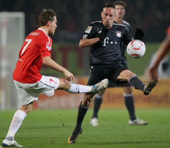 克莱：比赛中喷点垃圾话很有趣，只要不人身攻击就可以（克莱：比赛里说点垃圾话挺有意思，别涉及人身就行）