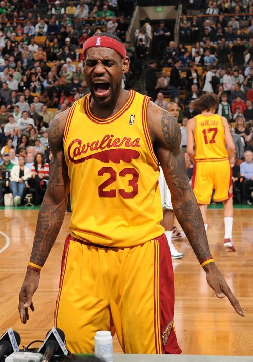 国足热身赛小胜乌兹别克斯坦（国足友谊赛险胜乌兹别克斯坦）