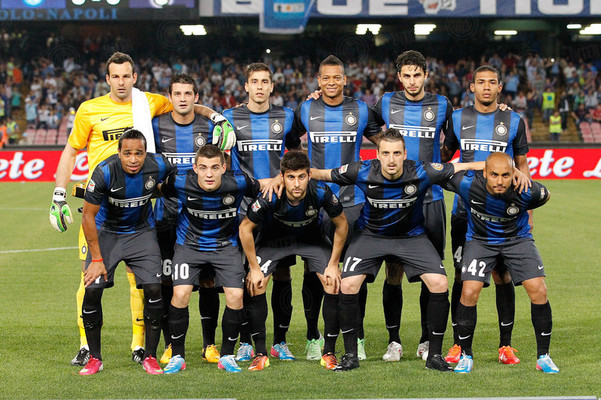 杨瀚森遭伊迪击倒，斯普利特怒喷裁判吃技犯（杨瀚森被伊迪放倒，斯普利特抗议判罚遭吹技犯）