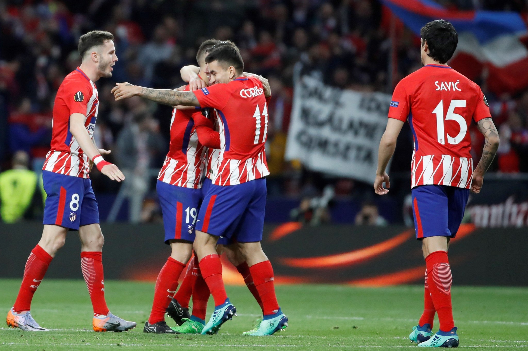 NBA新秀观察：状元秀首战亮眼,（NBA新秀追踪：状元首秀大放异彩）