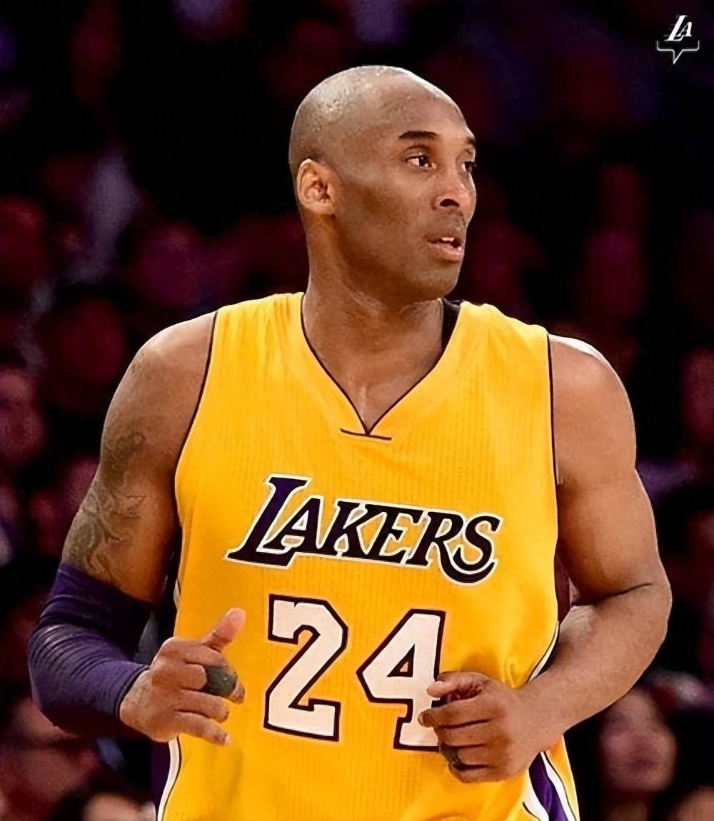 德天空：多特加入对16岁新星菲林的争夺，曼联也在竞争中（德天空：多特参与16岁新星菲林争夺战，曼联同样在列）