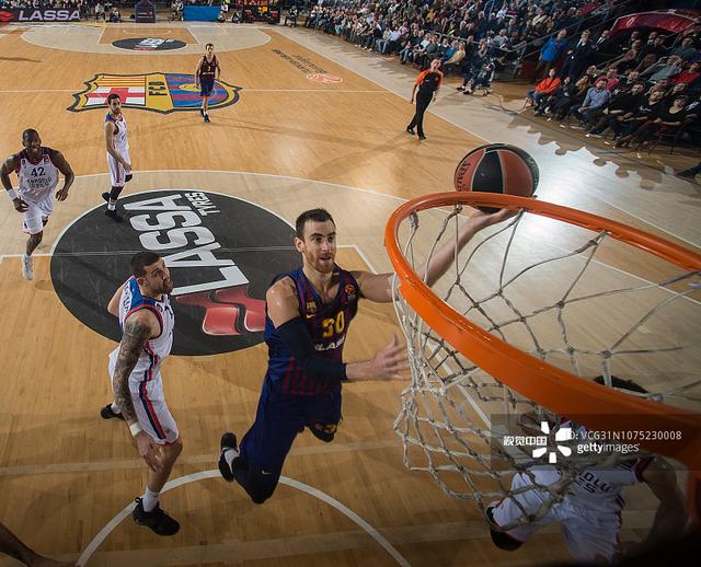 越南U21女排一球员性别不合规，队伍参赛资格被取消，四场比赛全部判负（越南U21女排因球员性别不符规定遭取消参赛资格，已赛四场均判负）