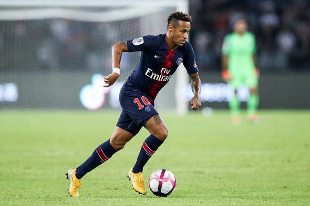 CBA俱乐部杯-北京首钢下半场哑火 青岛狂胜31分（CBA俱乐部杯：北京首钢下半场低迷，青岛31分大胜）