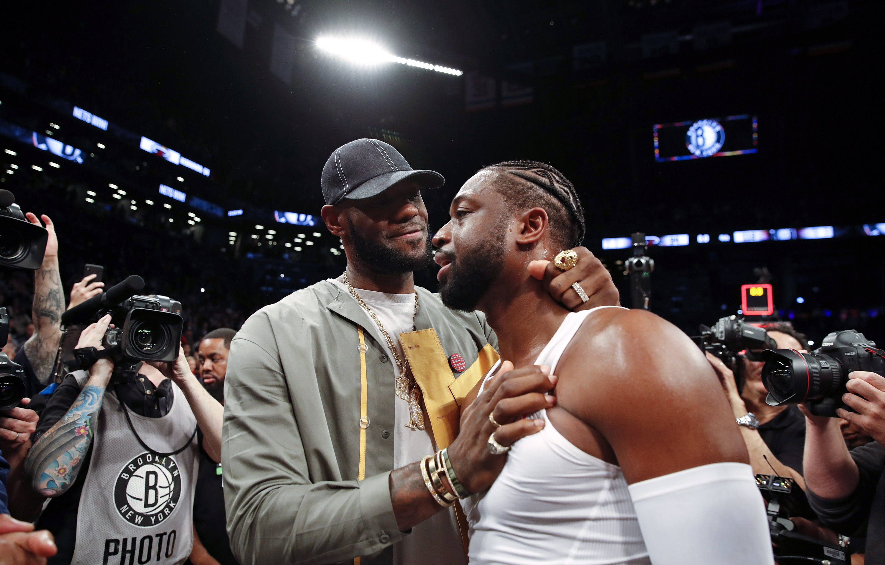 西班牙大名单：亚马尔领衔，奥尔莫在列，卡瓦哈尔、佩德里伤缺（西班牙阵容出炉：亚马尔领衔，奥尔莫入围，卡瓦哈尔、佩德里因伤缺席）