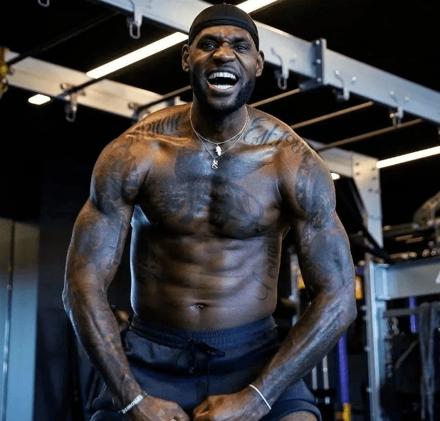 欧冠前瞻：皇马教练阿隆索生死战，曼城对西甲队豪取四连胜（欧冠前瞻：阿隆索率皇马迎生死关，曼城对西甲球队已豪取四连胜）